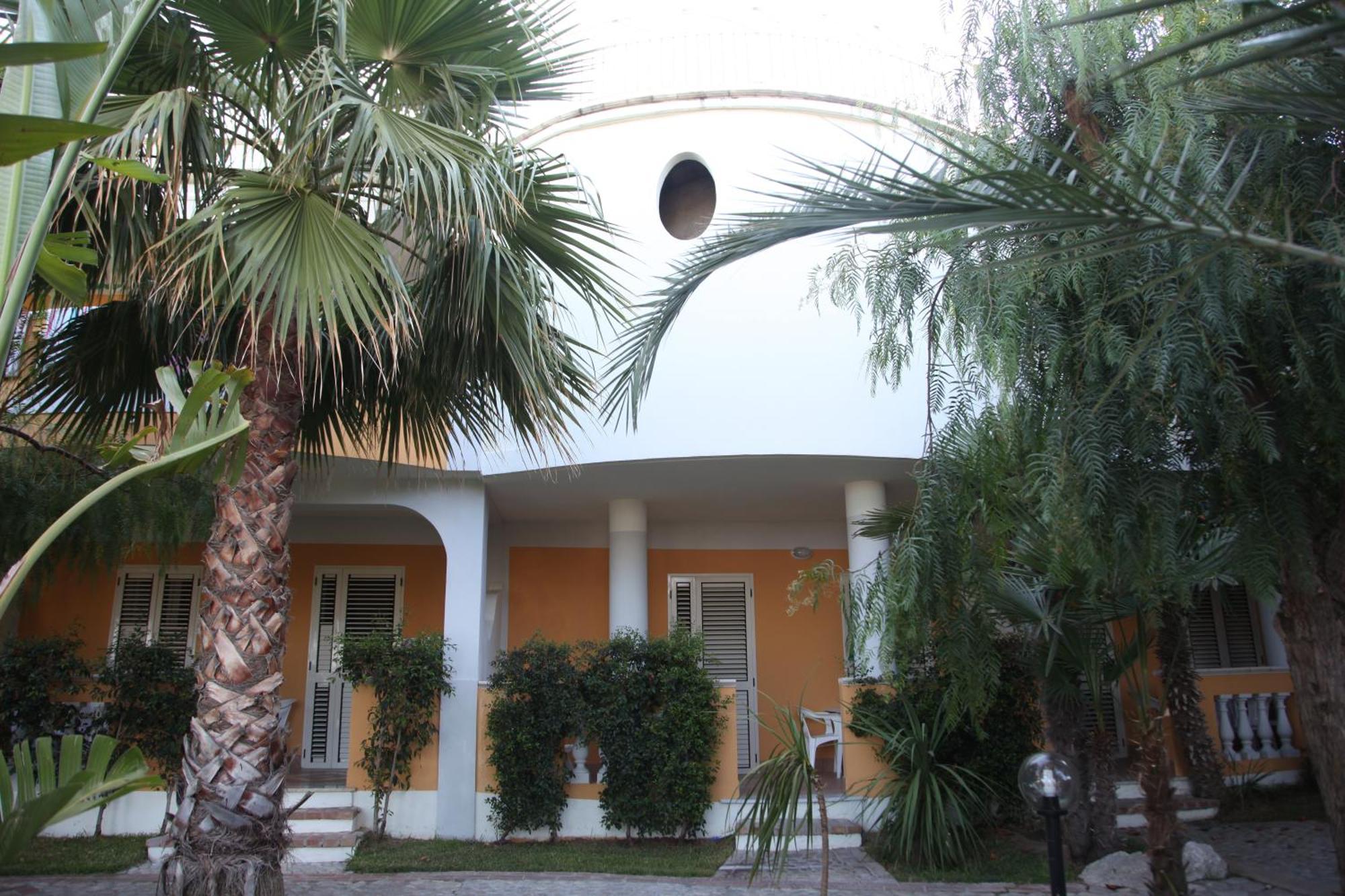 Residence Porto Ulisse Parghelia Exteriér fotografie